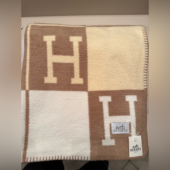 Hermes Other - Hermès Avalon Throw Blanket - Camel / Ecru - Wool & Cashmere